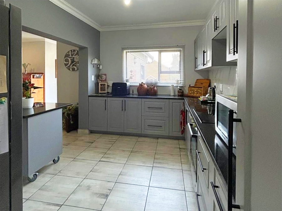 3 Bedroom Property for Sale in Groenvallei Western Cape